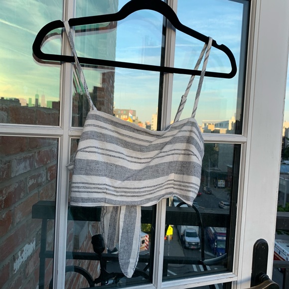 Forever 21 Tie back crop top - Picture 2 of 6